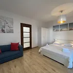 Okrzei Praga * وارسو