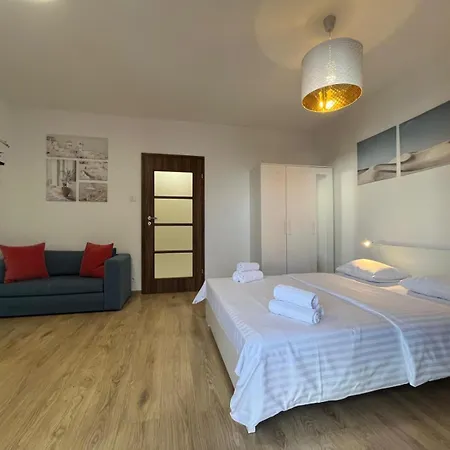 Apartment Okrzei Praga