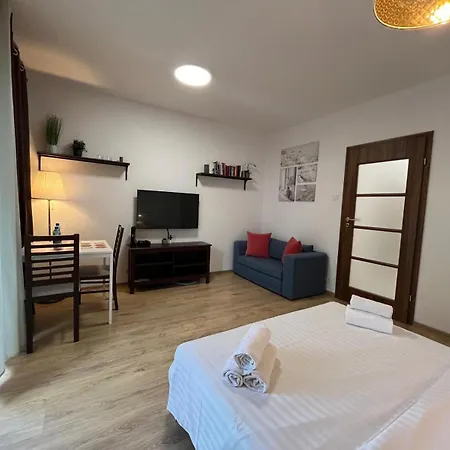 Okrzei Praga アパート ワルシャワ